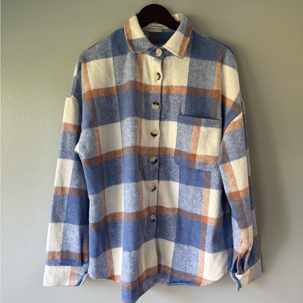 5 Shackets/$80 - Women’s Large - Picture 10 of 11